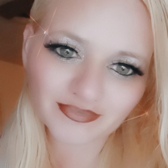 Meet your Posher, Sandy - Picture 1 of 1